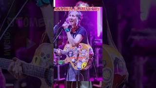 Nace la cantante #AndreaEcheverri la voz solista del grupo de #rock alternativo #ATERCIOPELADOS