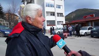 Спешно ремонтират падналата изолация на саниран блок в Смолян