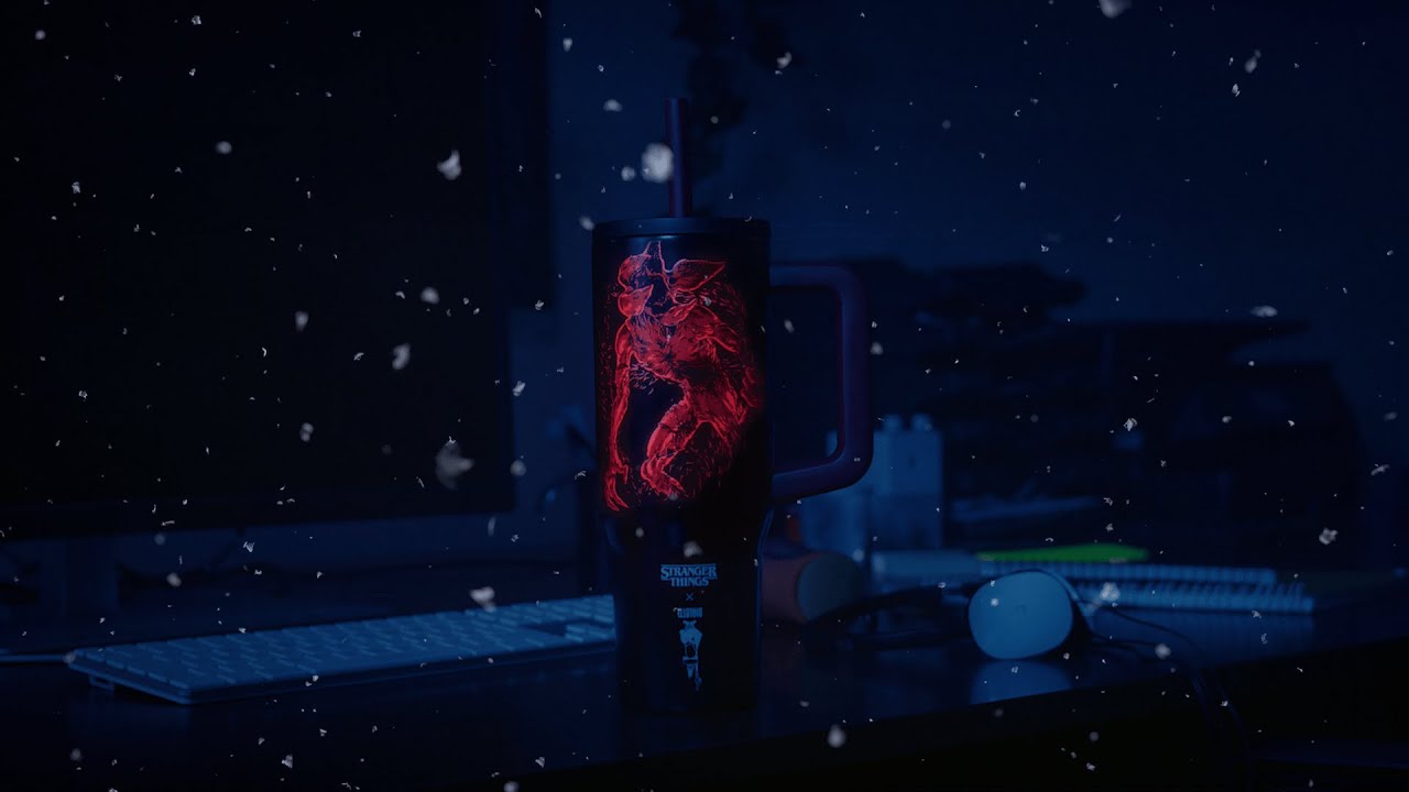 Bialetti Trinkbecher Stranger Things, 900 ml, Schwarz / Rot
