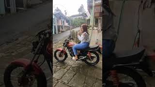 Download lagu cewek cantik naik rx king #fyp #viral #shorts #storywa #rxking #rxkingindonesia mp3