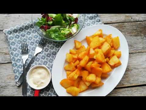 GOLDEN POTATOES IN THE OVEN - Let's cook with Amalia