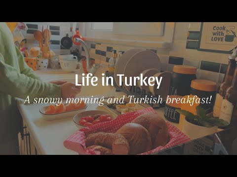 What I’m Knitting These Days: Snowy Morning in Istanbul, Turkish Breakfast & Cozy Dinner Night 💌