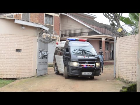 Agataliikonfuufu OMUBIRI GWA SOBI GUTUUSIDDWA MU MAKAAGE. BIWOOBE.