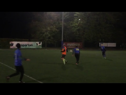 30.10 Castorama Korona (niebieskie) - Breslauer SC 08 (pomarańczowe)