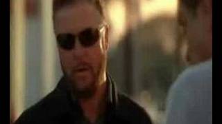 Grissom questionne un vendeur (VO)