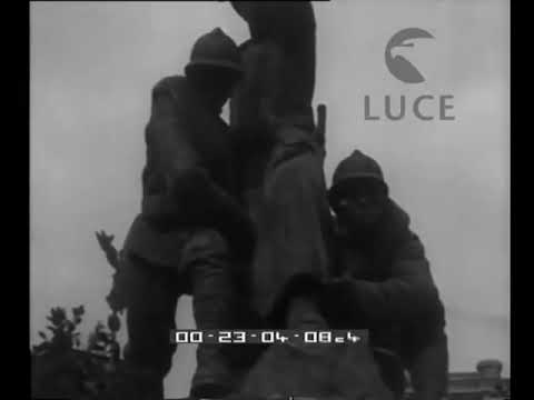 Catanzaro il Re inaugura il monumento ai Caduti.