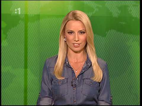 Ladykracher - Ulla (Anke Engelke) und Onka (Mária Pietrová) im gelenkbus