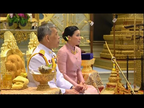 ملك تايلاند يتزوج والعروس مفاجأة