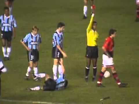 Renato Gaúcho e Jardel jogando juntos - Copa dos Campeões 1995