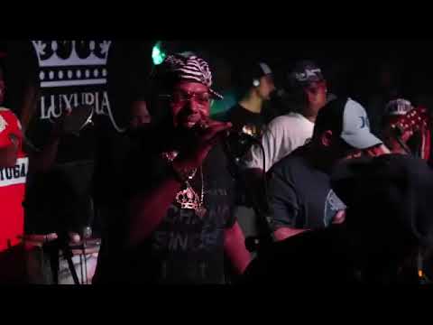 MC max no pagode da luxúria