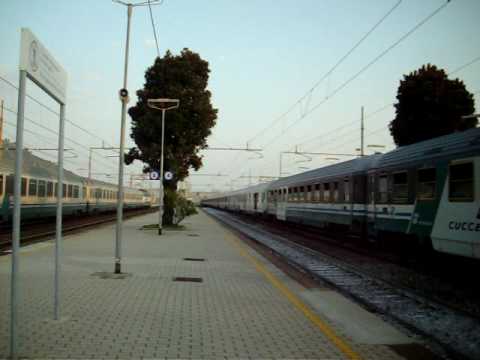 IC 595 + il materiale dell'EXP 14657 per lourdes