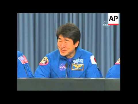 Presser by Endeavour shuttle crew, after 16-day mission, shuttle touching down