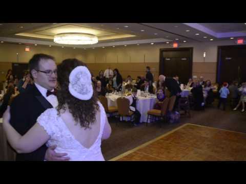 Hello. Lionel Richie. - Cover by Sara's father and the wedding party