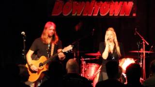 Sena Ehrhardt & Cole Allen - I Want To Get You Back + Shine - Europe Tour 2015 - Hamburg Downtown