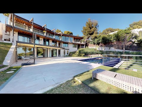 A luxury 7 Million euro sea & golf villa for sale in Bendinat, Mallorca´s most prestigious of areas