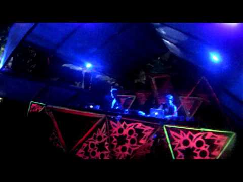 Smoke Ship @ Universo Paralello # 12