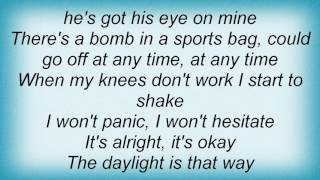 A - 6 O&#39;Clock On A Tube Stop Lyrics