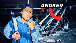 Download lagu Aku Nekat MASUK MALL TERBENGKALAI Demi Fansku (SAMPAI KETEMU HANTU!) mp3