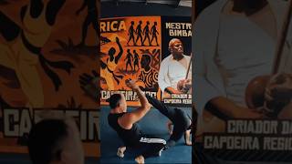Gostaram desta sequência de capoeira? Comenta meu povo. #capoeira #shorts #capoeirabrasil