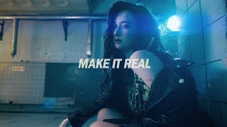 Musik-Video-Miniaturansicht zu MAKE IT REAL Songtext von LANA