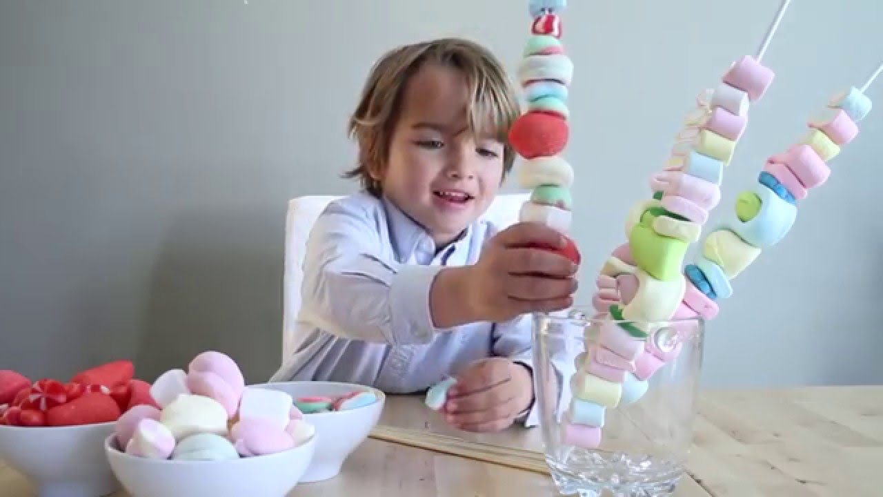 Cómo hacer una Brocheta de chuches para Primera Comunión
