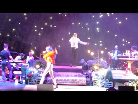 VilleGalle & SANNI - Lähtisitkö @Vain Elämää -konsertti 12.12.2015