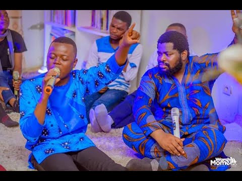 Jonathan yafu medley Autorité+bulelela avec le fr Emmanuel Musongo dans live mon coeur t'adore