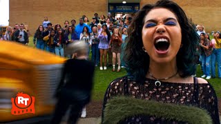 Download lagu Mean Girls (2024) - Regina Gets Hit By a Bus Scene | Movieclips mp3