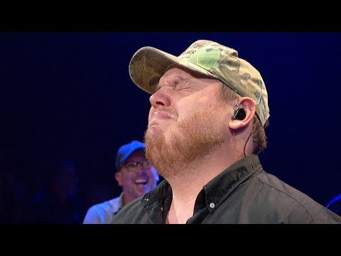 Luke Combs invited to be a Grand Ole Opry Member