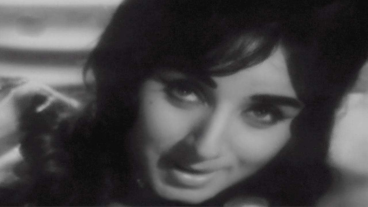 Dil Jiske Liye Betab Raha Lyrics | Zimbo Finds A Son | Asha Bhosle | Sapan Jagmohan