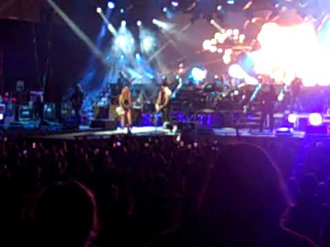Brantley Gilbert & Lindsey Ell   What Happens in a Small Town #live #music #concerts