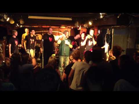 Definitivní Ententýk - Definitivní Ententýk - Křest CD Desať mŕtvych veveričiek (Klub V