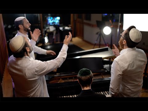 Pey Dalid - V'shamru (Rabbi Shlomo Carlebach)