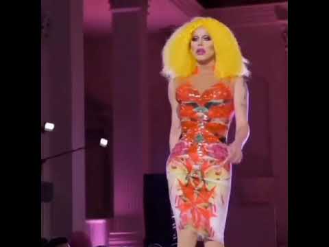 Sharon Needles MarccoMarcco Desfile