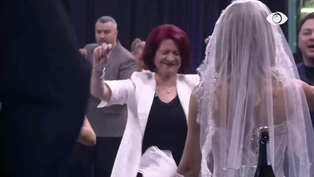 Vijon dasma, Brikena surprizohet nga tezja