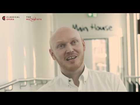 Lukas Jakobski as Don Cassandro in Mozart's La finta semplice