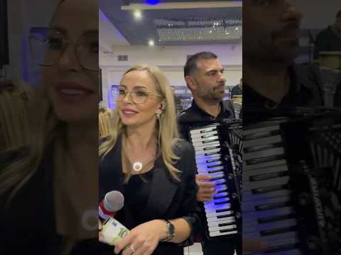 Milos Stojkovic Gold Orchestra i Jelena Gerbec (live)