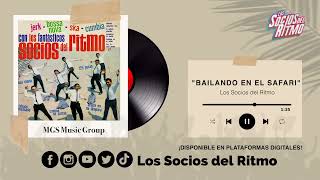 Bailando en el Safari Lyrics English Translation