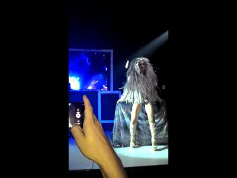 Isabella Monnari Cher Woman's world