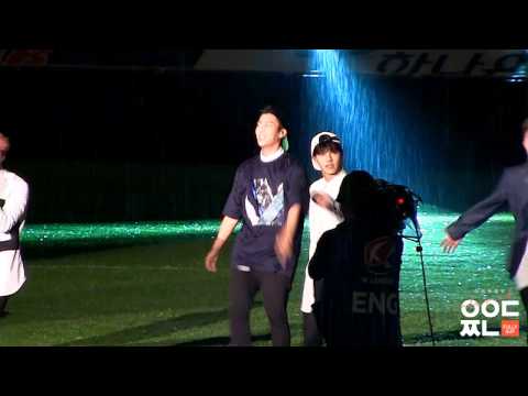 [아이두] 140725 두준 상암잔디위에서 신to the남 with 이영표