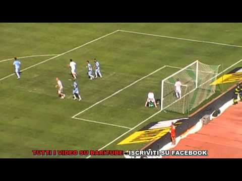 BARI ALBINOLEFFE 2-3 04 09 2011 INCREDIBILE LISCIO DI MAROTTA SOTTO PORTA.mpg