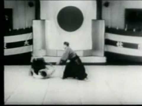Aikido founder, MORIHEI UESHIBA 1935 Asahi News Film : Aikido Dojo London