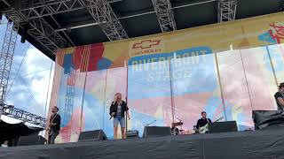 Goodbye Summer - Danielle Bradbery Riverfront Stage 06/08/2019