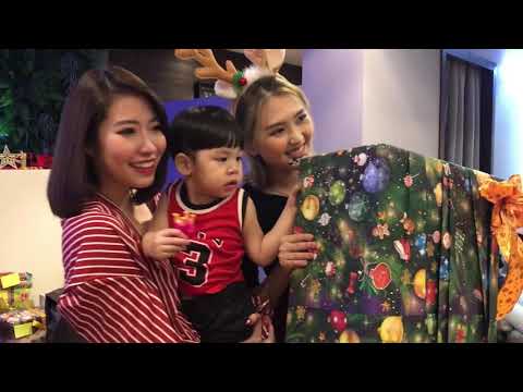 M Concept Family Gathering Celebrate Christmas Eve