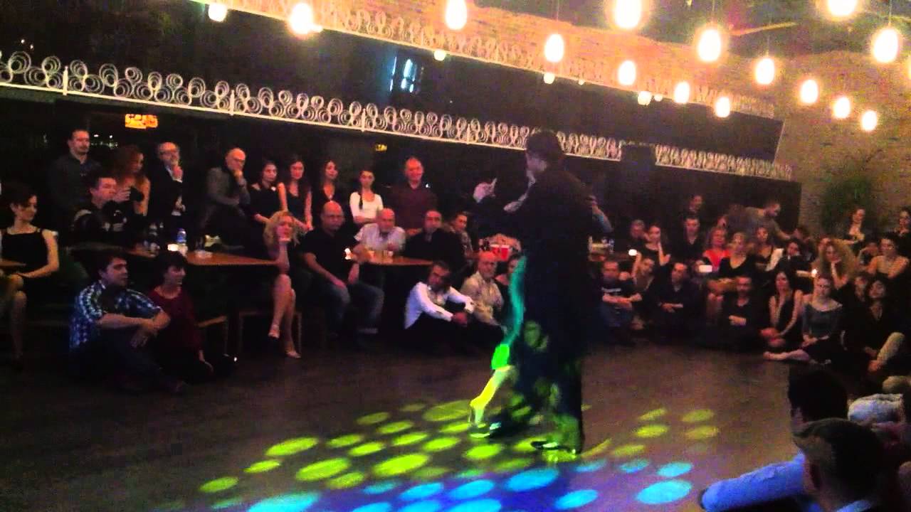 Murat Elmadağlı Nadide Ece Somer, Lloran Los Compas Video 4/4