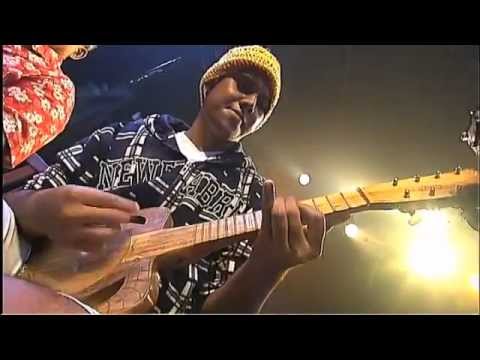 KAHITIA NAUNAU - Rayon Zik X (saison 2) - Live "Te Keka O Poerani".mp4