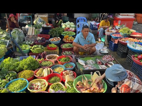 Daily Fresh Meats and Vegetables Markets in Phnom Penh City Phsar Deum Kor ,Cambodia