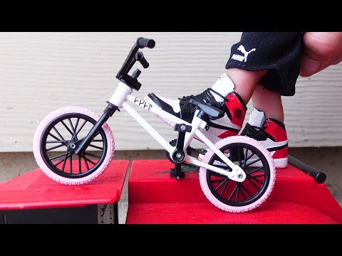 BMX Finger & Ekster Wallet | Bmx Kult Weiß | Flick Trix | Nike Mini Sneakers