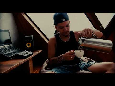 11. VK MAC ft. M.R.B - GUIA MINHA VOZ (prod. URSÃO)