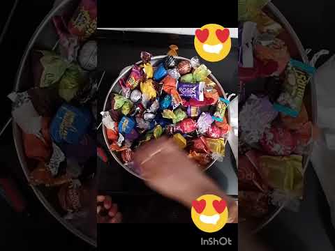 Chocolate Fudge & Cadbury roses😋😋🥰🍫#unboxing #shortvideo #unwrapping